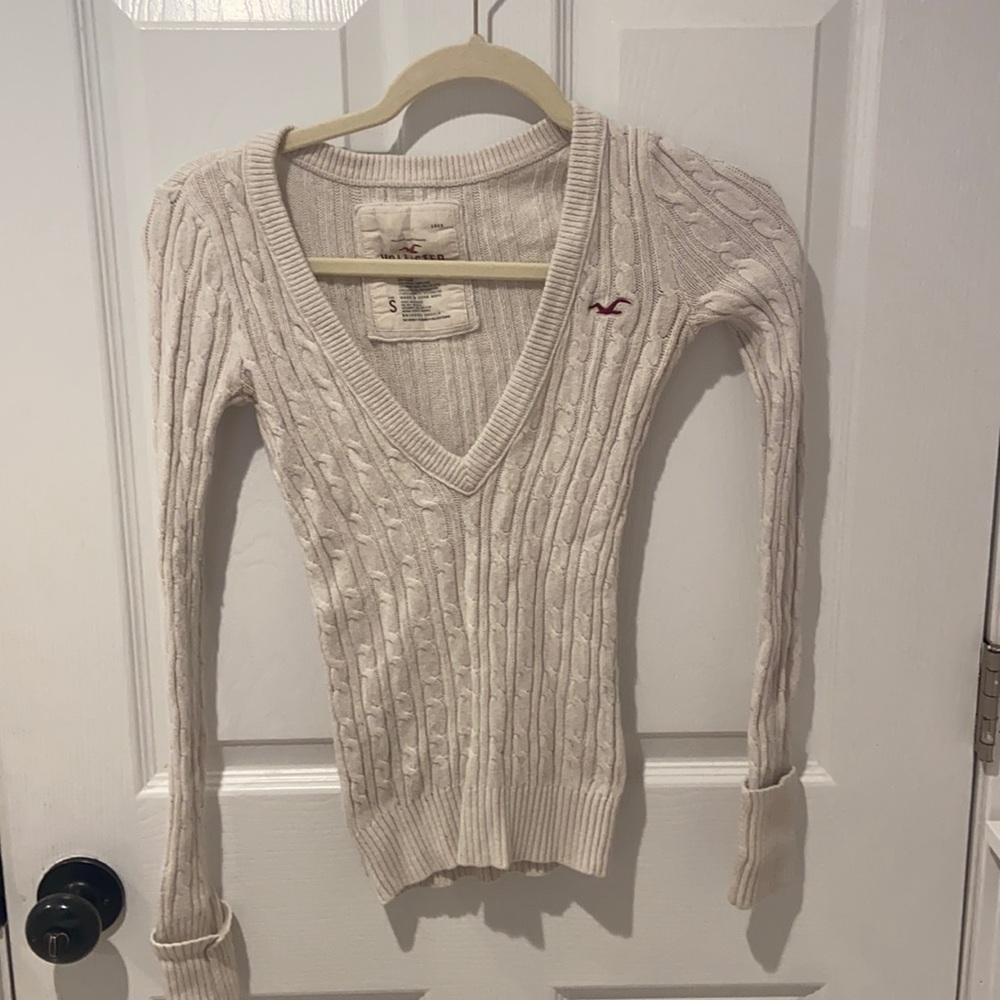 Hollister cardigan size small